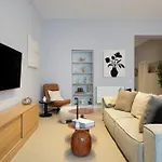 Universitatii Designer 3br - Grand Windows High Ceilings & Balcony Views Lejlighed Bukarest