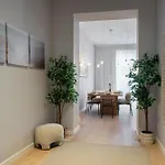 Universitatii Designer 3br - Grand Windows High Ceilings & Balcony Views Lejlighed