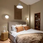 Lejlighed Universitatii Designer 3br - Grand Windows High Ceilings & Balcony Views *