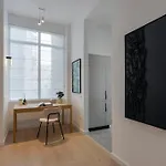Lejlighed Universitatii Designer 3br - Grand Windows High Ceilings & Balcony Views