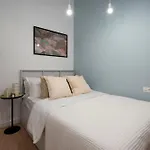 Universitatii Designer 3br - Grand Windows High Ceilings & Balcony Views Lejlighed *