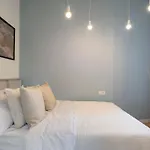 Lejlighed Universitatii Designer 3br - Grand Windows High Ceilings & Balcony Views