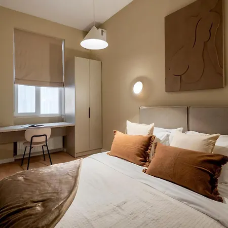 Universitatii Designer 3br - Grand Windows High Ceilings & Balcony Views * Bukarest