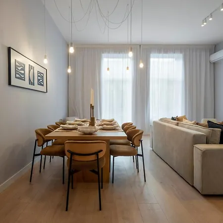 Universitatii Designer 3br - Grand Windows High Ceilings & Balcony Views Apartment Bukarest