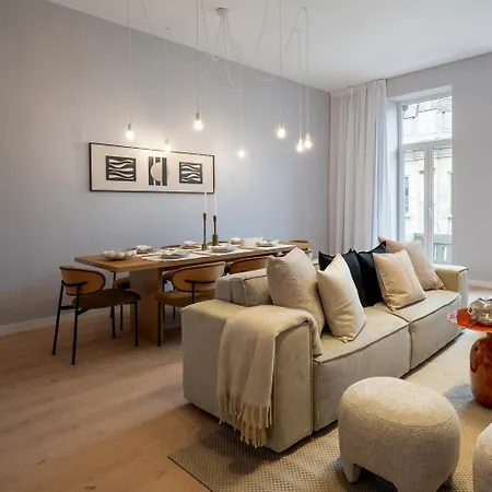 Universitatii Designer 3br - Grand Windows High Ceilings & Balcony Views