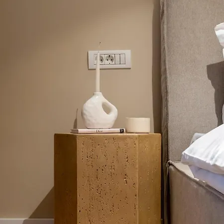 Apartment Universitatii Designer 3br - Grand Windows High Ceilings & Balcony Views Bucharest