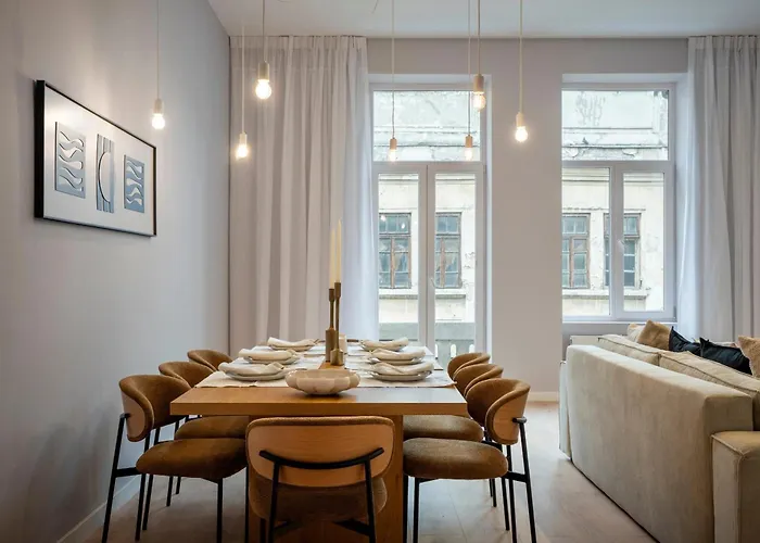 Universitatii Designer 3br - Grand Windows High Ceilings & Balcony Views Бухарест