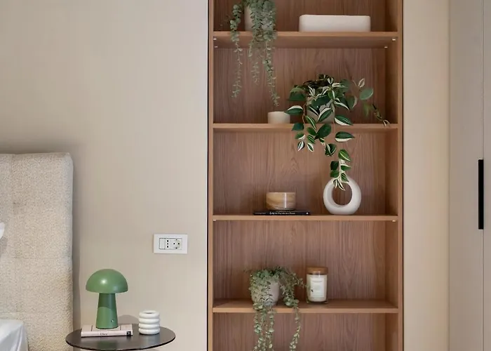 Universitatii Designer 3br - Grand Windows High Ceilings & Balcony Views Апартаменти *