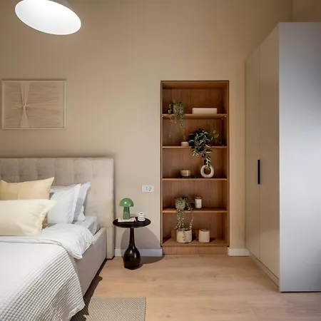 Universitatii Designer 3br - Grand Windows High Ceilings & Balcony Views Bükreş