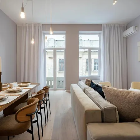 Universitatii Designer 3br - Grand Windows High Ceilings & Balcony Views