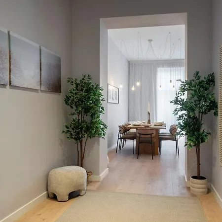 Universitatii Designer 3br - Grand Windows High Ceilings & Balcony Views Apartament
