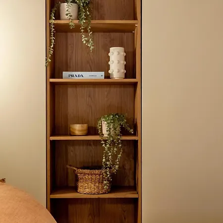 Daire Universitatii Designer 3br - Grand Windows High Ceilings & Balcony Views