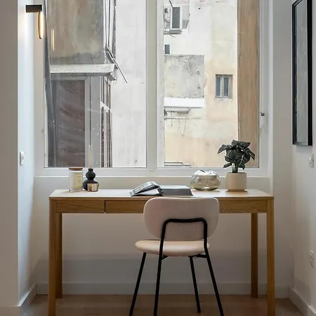 Universitatii Designer 3br - Grand Windows High Ceilings & Balcony Views * Bükreş