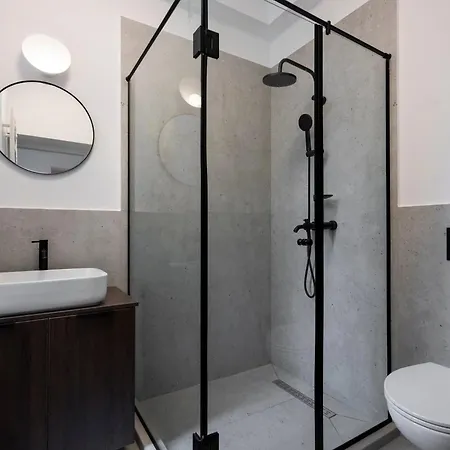 Universitatii Designer 3br - Grand Windows High Ceilings & Balcony Views *