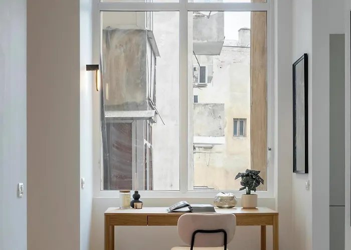 Universitatii Designer 3br - Grand Windows High Ceilings & Balcony Views *