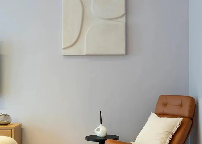 Universitatii Designer 3br - Grand Windows High Ceilings & Balcony Views ブカレスト